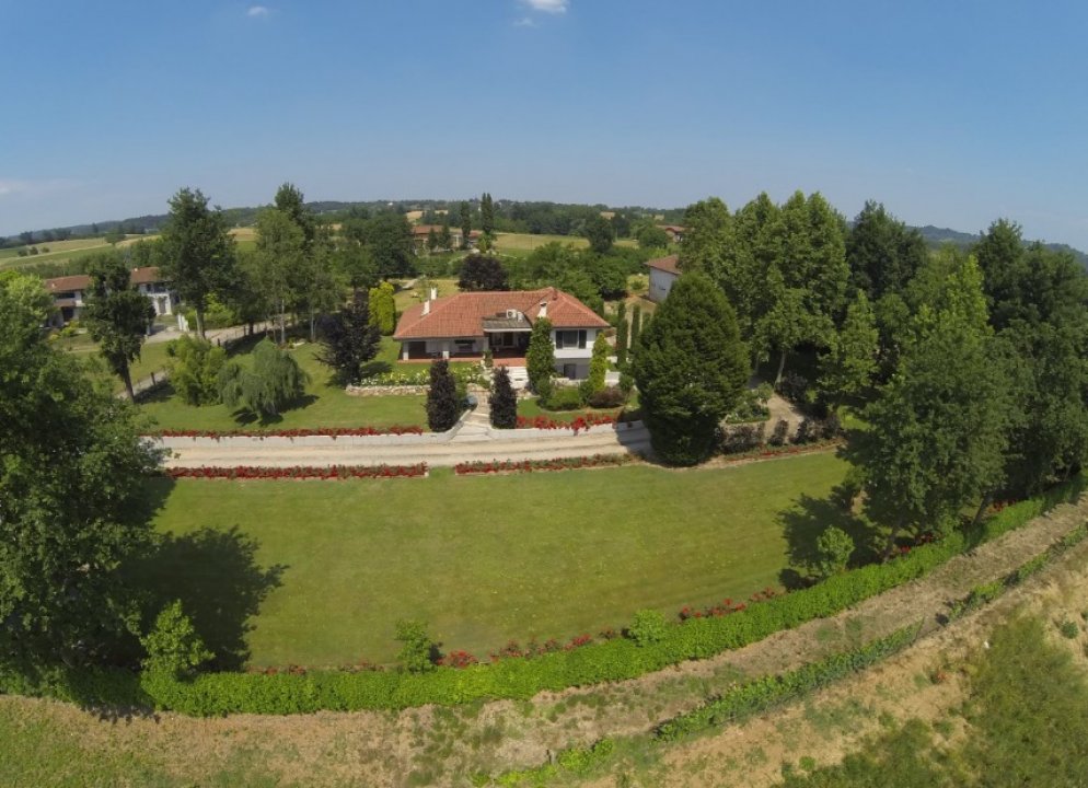 Se vende villa in zona tranquila Asti Piemonte foto 16